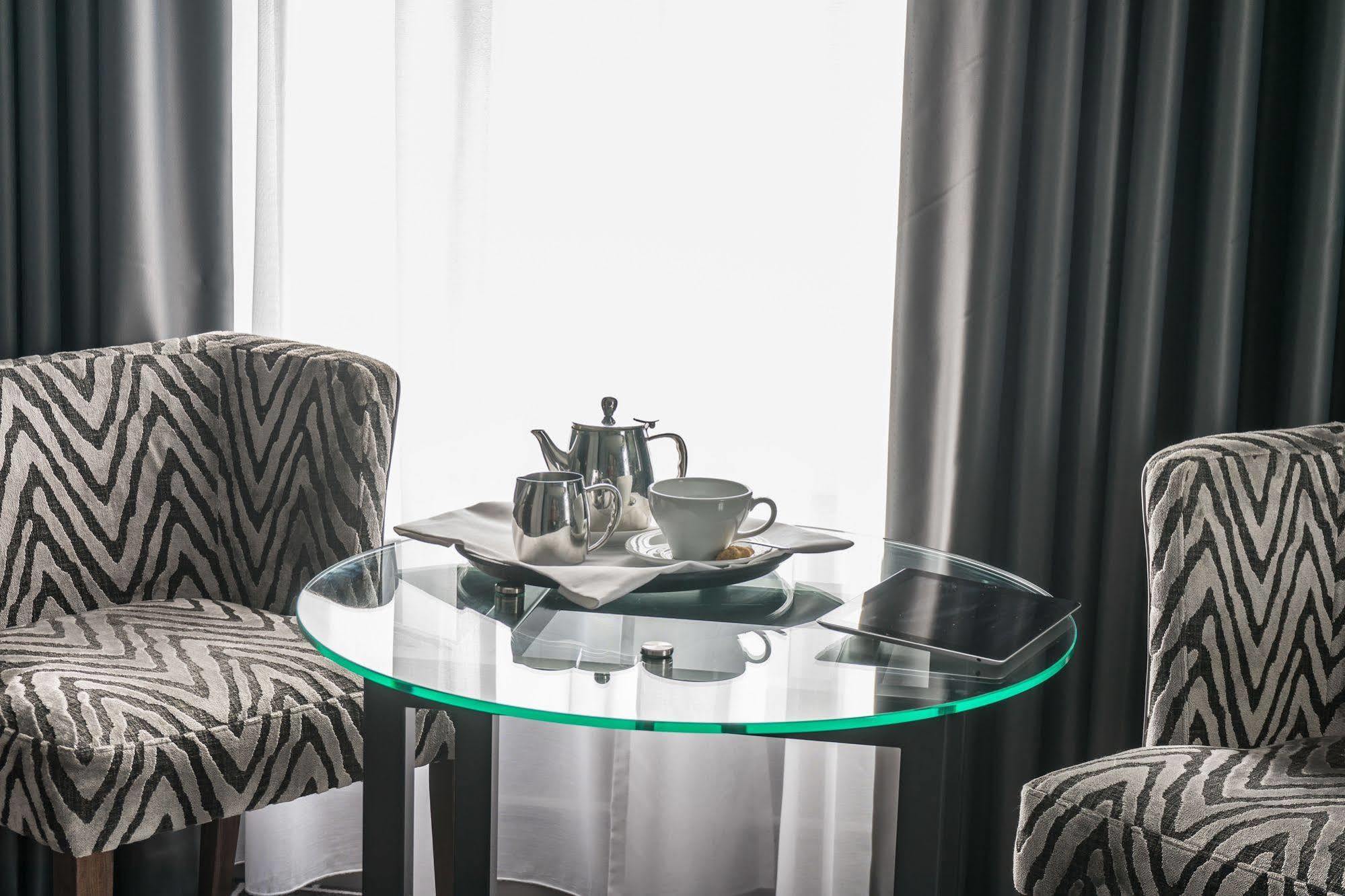 Talbot Hotel Корк Экстерьер фото